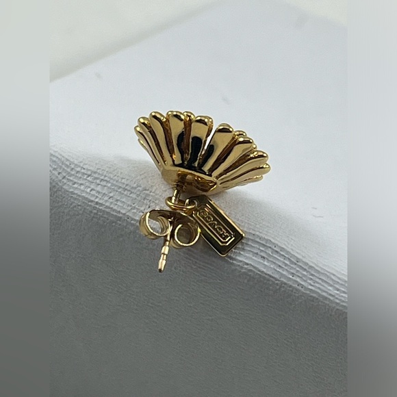 COACH Vintage Flower Gold Tone Floral Stud Earrings - Picture 8 of 10